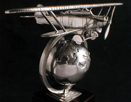 Globe Breguet 19