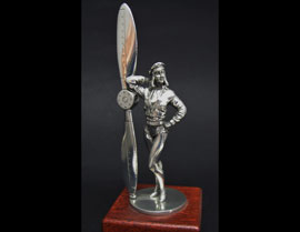 Statuette Miss Propeller